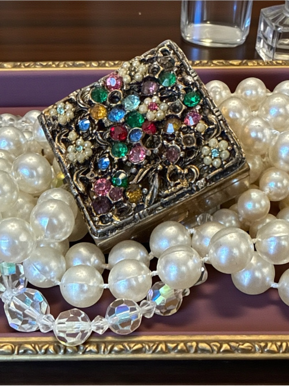 Vintage Dorset 5th Ave Jewel Encrusted Powder Compact - Picture 7 of 15